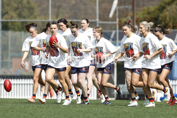 AFLW 2025 Round 07 - Adelaide v Sydney - A-63178812