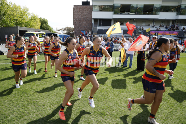 AFLW 2025 Round 07 - Adelaide v Sydney - A-63181790