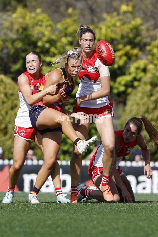 AFLW 2025 Round 07 - Adelaide v Sydney - A-63181827