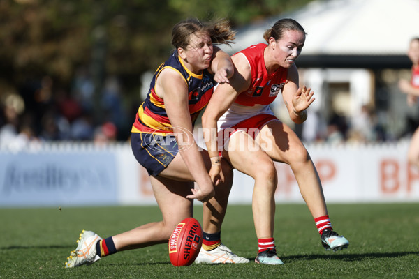 AFLW 2025 Round 07 - Adelaide v Sydney - A-63185777
