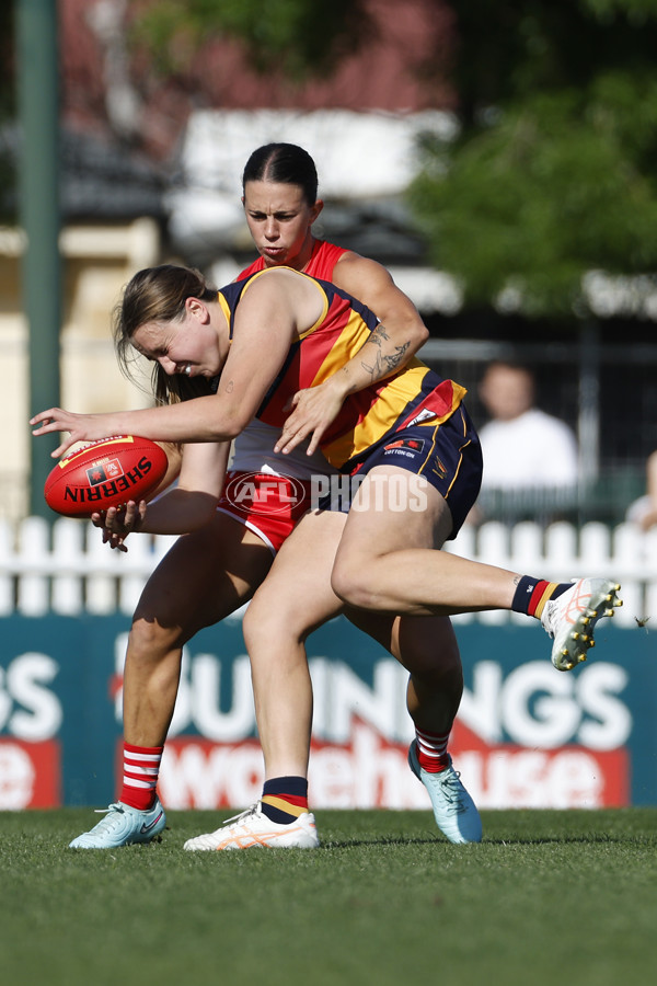 AFLW 2025 Round 07 - Adelaide v Sydney - A-63186822