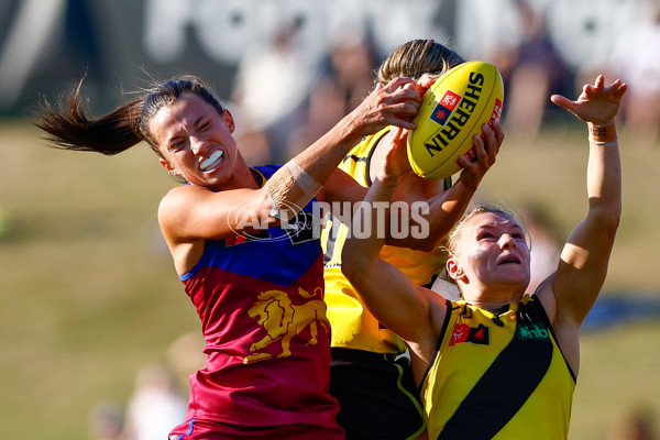 AFLW 2025 Round 07 - Brisbane v Richmond - A-63186826