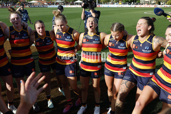 AFLW 2025 Round 07 - Adelaide v Sydney - A-63188199
