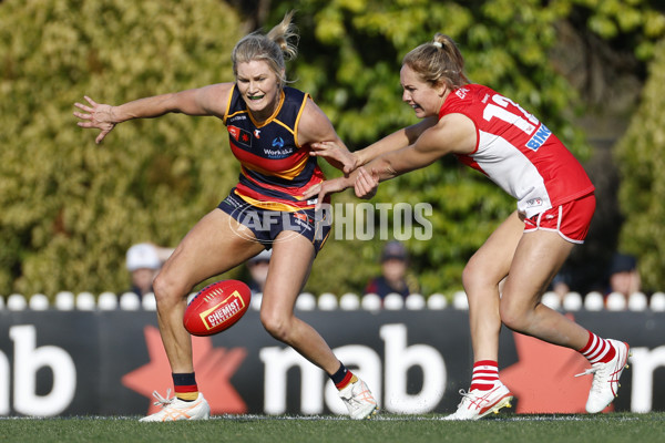 AFLW 2025 Round 07 - Adelaide v Sydney - A-63189346