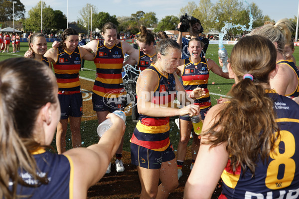 AFLW 2025 Round 07 - Adelaide v Sydney - A-63189350