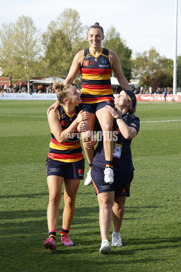 AFLW 2025 Round 07 - Adelaide v Sydney - A-63192096