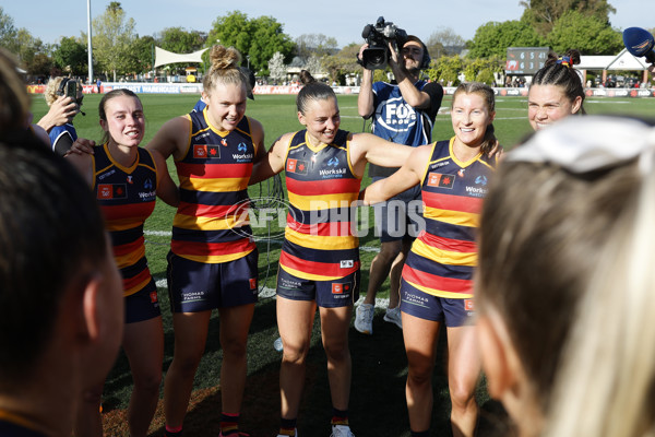 AFLW 2025 Round 07 - Adelaide v Sydney - A-63193229