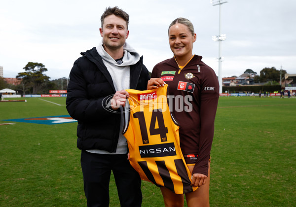 AFLW 2025 Round 08 - Hawthorn v Fremantle - A-63266365