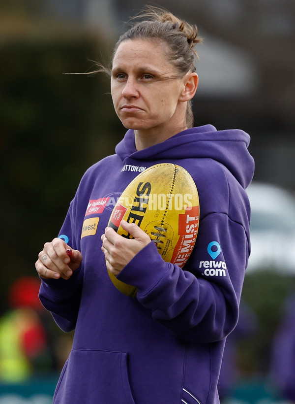 AFLW 2025 Round 08 - Hawthorn v Fremantle - A-63266389