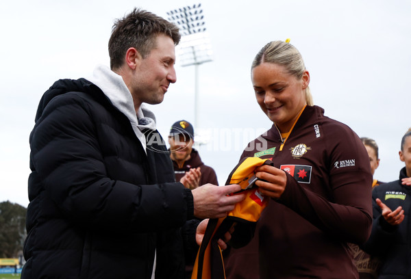 AFLW 2025 Round 08 - Hawthorn v Fremantle - A-63324089