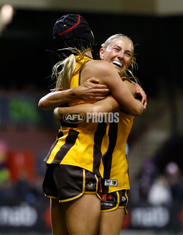 AFLW 2025 Round 08 - Hawthorn v Fremantle - A-63324152