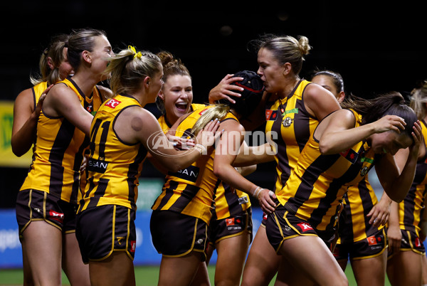 AFLW 2025 Round 08 - Hawthorn v Fremantle - A-63326261