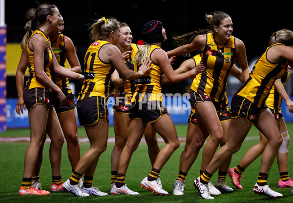 AFLW 2025 Round 08 - Hawthorn v Fremantle - A-63326263