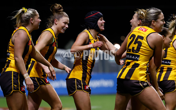 AFLW 2025 Round 08 - Hawthorn v Fremantle - A-63327525