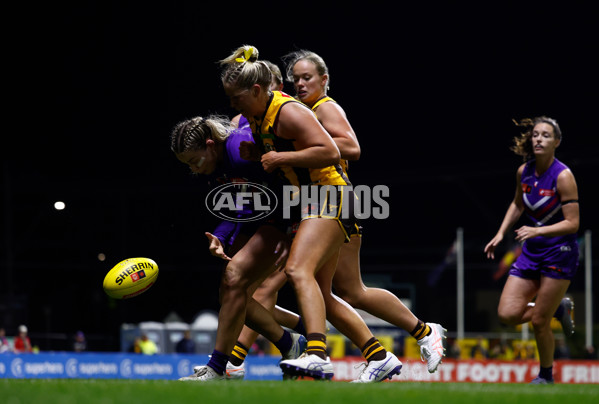 AFLW 2025 Round 08 - Hawthorn v Fremantle - A-63327593