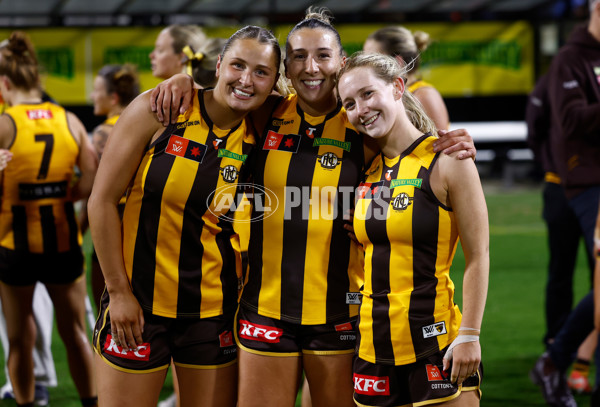 AFLW 2025 Round 08 - Hawthorn v Fremantle - A-63328617