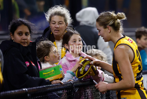 AFLW 2025 Round 08 - Hawthorn v Fremantle - A-63328618