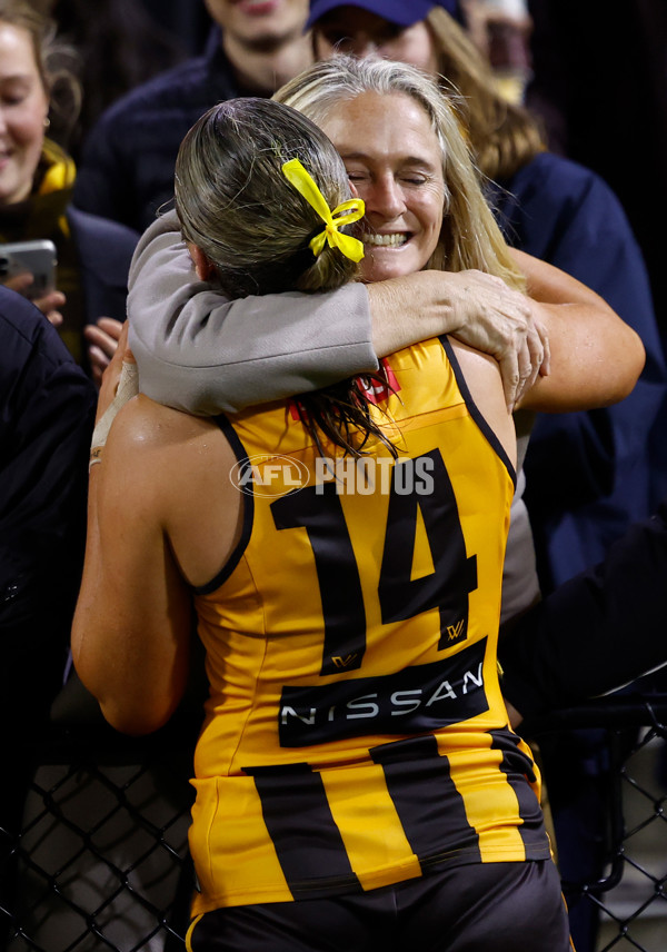 AFLW 2025 Round 08 - Hawthorn v Fremantle - A-63328620