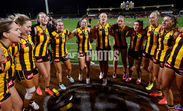 AFLW 2025 Round 08 - Hawthorn v Fremantle - A-63328627