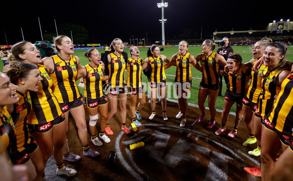 AFLW 2025 Round 08 - Hawthorn v Fremantle - A-63328629