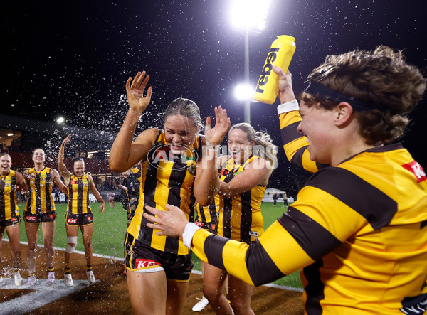 AFLW 2025 Round 08 - Hawthorn v Fremantle - A-63328630