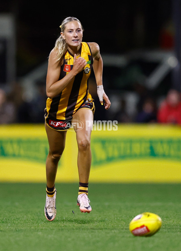 AFLW 2025 Round 08 - Hawthorn v Fremantle - A-63329932