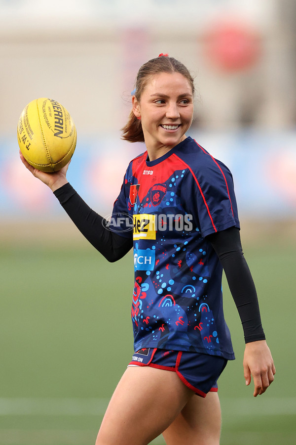 AFLW 2025 Round 08 - Melbourne v Essendon - A-63333863