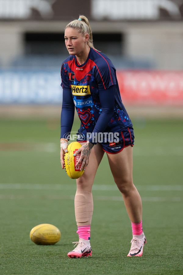 AFLW 2025 Round 08 - Melbourne v Essendon - A-63336204