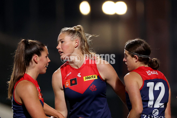 AFLW 2025 Round 08 - Melbourne v Essendon - A-63336773