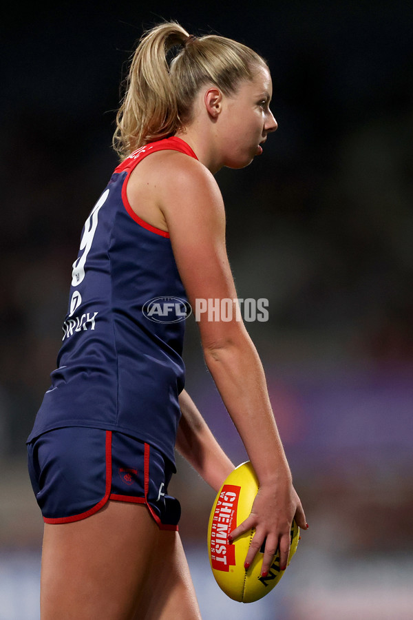 AFLW 2025 Round 08 - Melbourne v Essendon - A-63336779