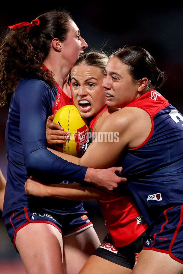 AFLW 2025 Round 08 - Melbourne v Essendon - A-63338931
