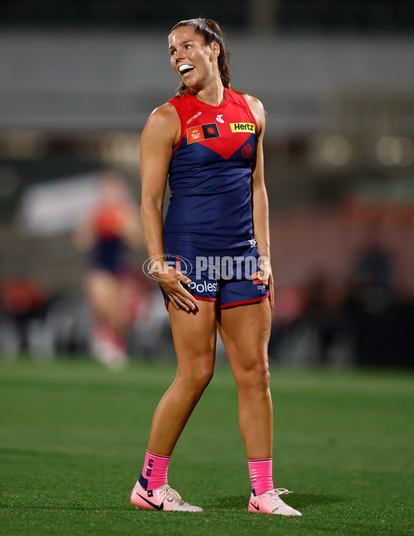 AFLW 2025 Round 08 - Melbourne v Essendon - A-63338989