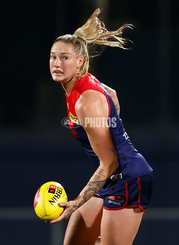 AFLW 2025 Round 08 - Melbourne v Essendon - A-63338990