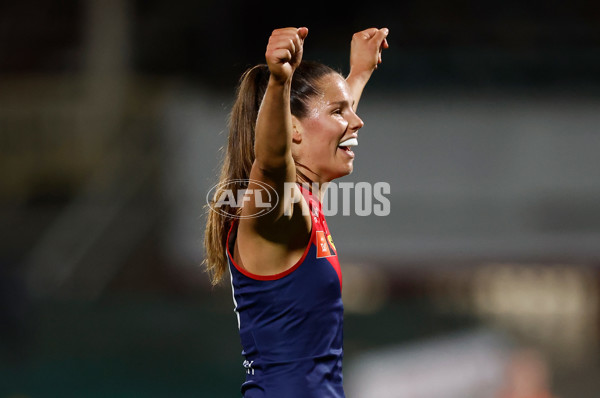 AFLW 2025 Round 08 - Melbourne v Essendon - A-63338994