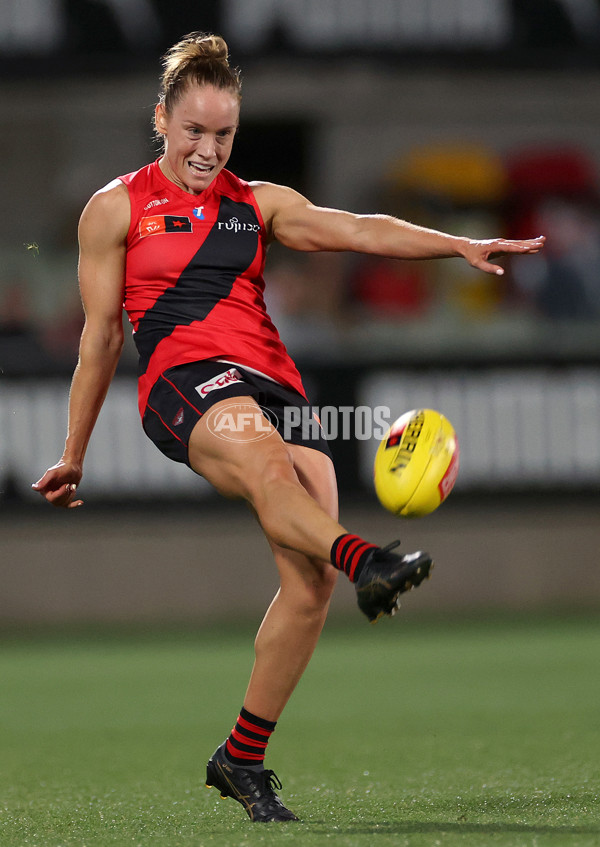 AFLW 2025 Round 08 - Melbourne v Essendon - A-63339014