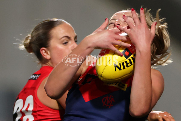 AFLW 2025 Round 08 - Melbourne v Essendon - A-63339329