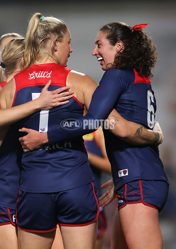 AFLW 2025 Round 08 - Melbourne v Essendon - A-63339342