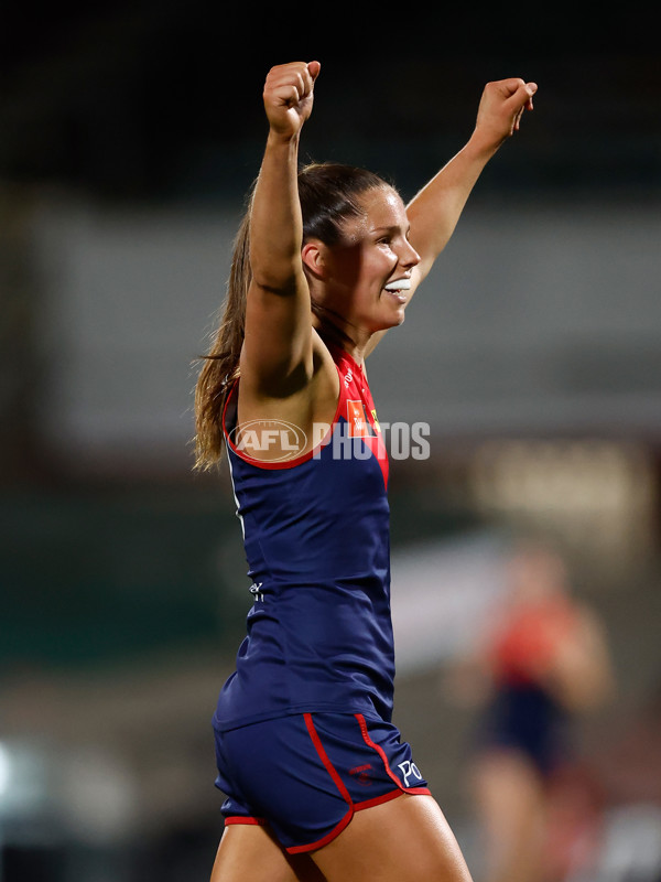 AFLW 2025 Round 08 - Melbourne v Essendon - A-63339377