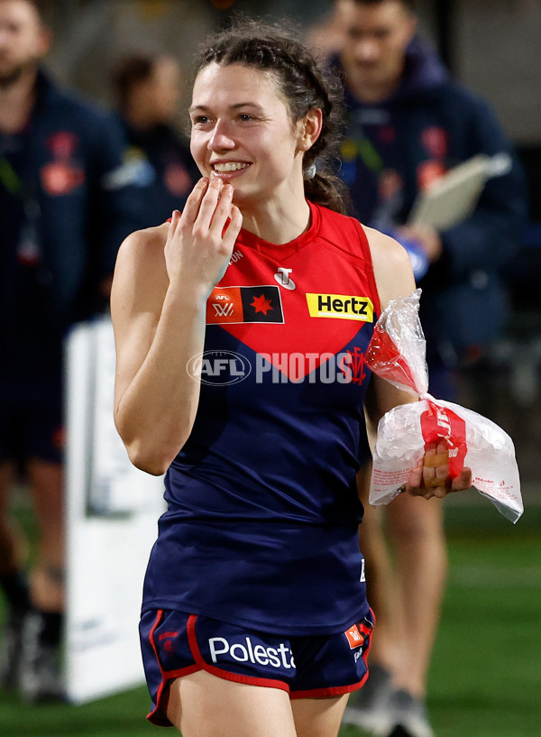 AFLW 2025 Round 08 - Melbourne v Essendon - A-63341833