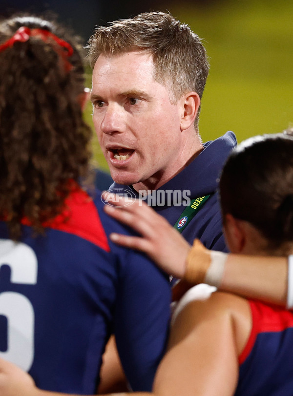 AFLW 2025 Round 08 - Melbourne v Essendon - A-63341860