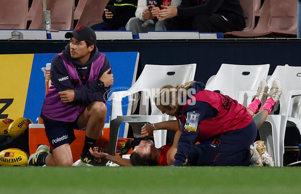 AFLW 2025 Round 08 - Melbourne v Essendon - A-63341878