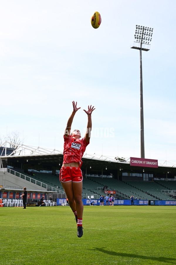 AFLW 2025 Round 08 - North Melbourne v Sydney - A-63344665