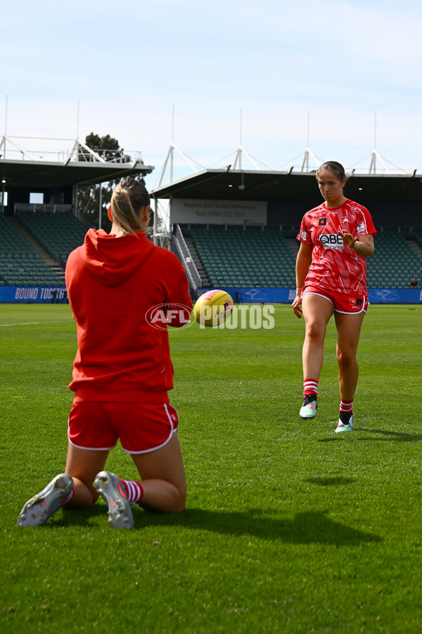 AFLW 2025 Round 08 - North Melbourne v Sydney - A-63344666