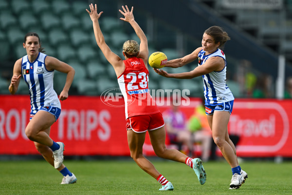 AFLW 2025 Round 08 - North Melbourne v Sydney - A-63349734