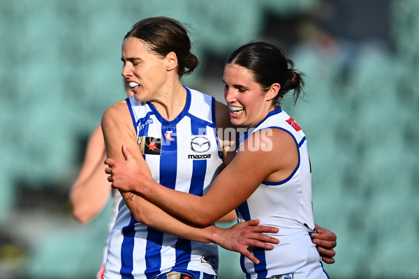 AFLW 2025 Round 08 - North Melbourne v Sydney - A-63350666