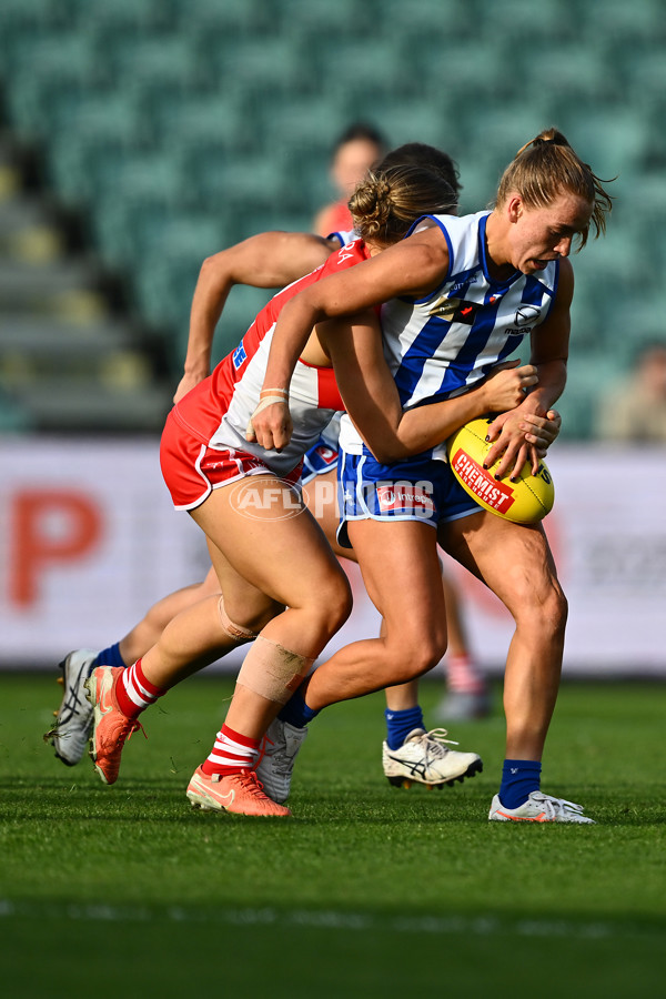 AFLW 2025 Round 08 - North Melbourne v Sydney - A-63350677