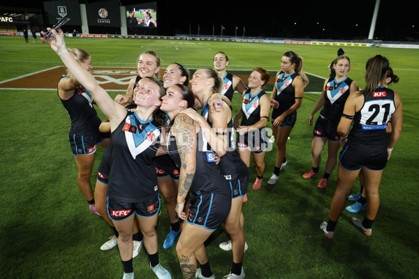AFLW 2025 Round 08 - Port Adelaide v Western Bulldogs - A-63357767