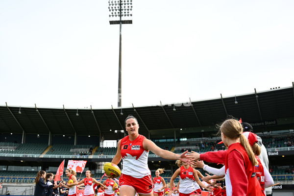 AFLW 2025 Round 08 - North Melbourne v Sydney - A-63357800