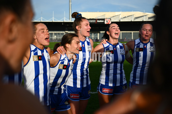 AFLW 2025 Round 08 - North Melbourne v Sydney - A-63358026
