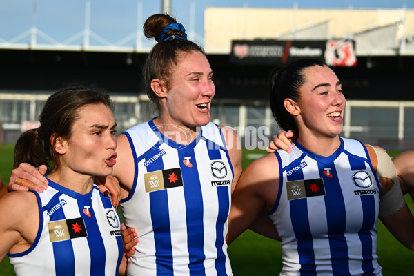 AFLW 2025 Round 08 - North Melbourne v Sydney - A-63358067
